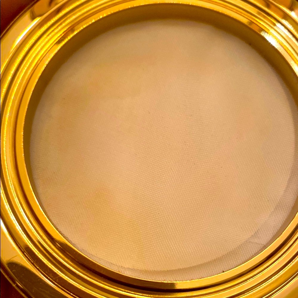 Vintage Gold Stratton Powder Setting Compact 
Collectible item - Picture 3 of 5